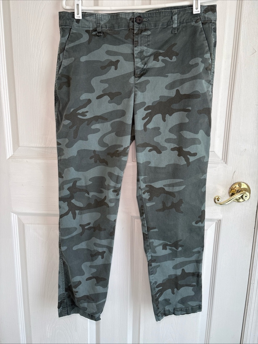 Women’s Gap Camouflage Chino Pants - Green Camo gorpcore utility streetwear